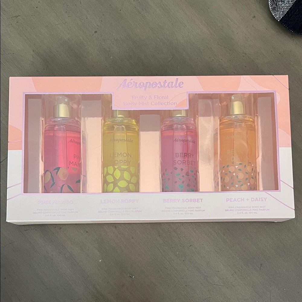 Aeropostale Pink and Yellow Body Mist Set